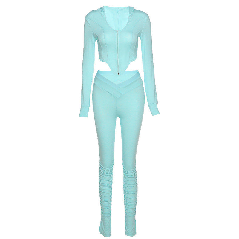 Hooded pleated sports suit